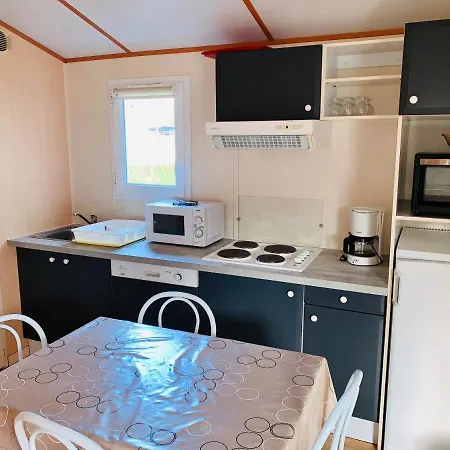 Hotel Camping Le Pre Montaigut-le-Blanc (Puy-de-Dome)