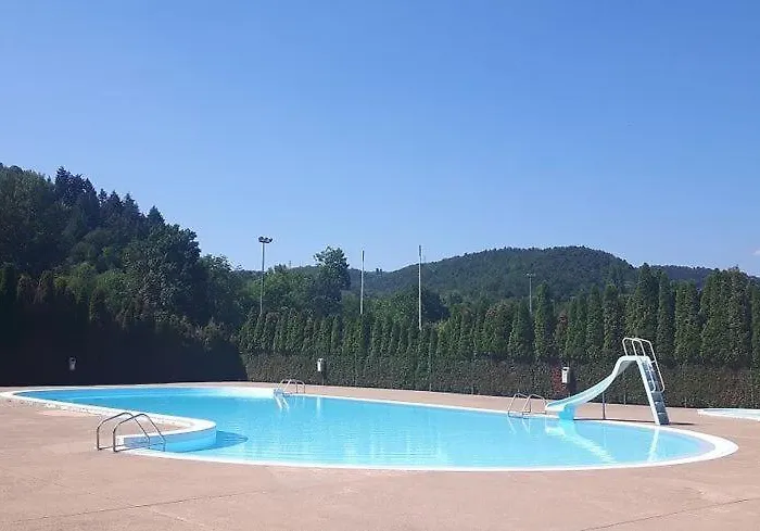 Camping Le Pre * Montaigut-le-Blanc (Puy-de-Dome)